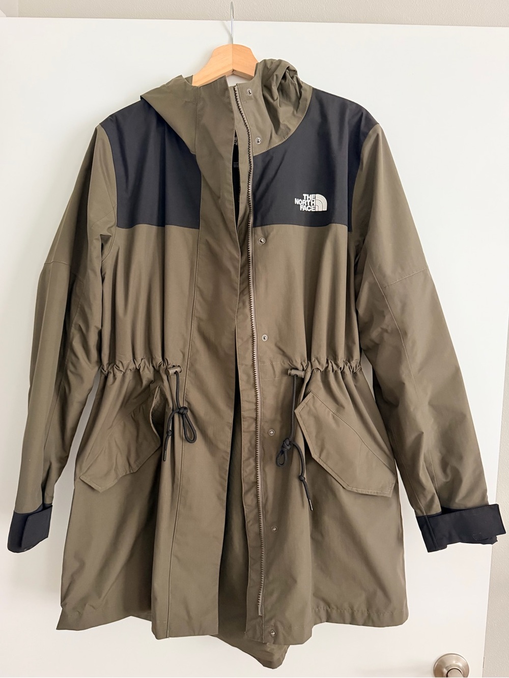 The North Face Metroview Trench